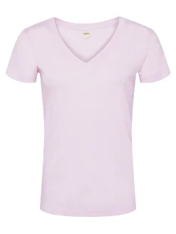 L'AGENCE Spring '24 Catalog|Spring Collection|Becca Cotton V-Neck Tee Lilac Snow
