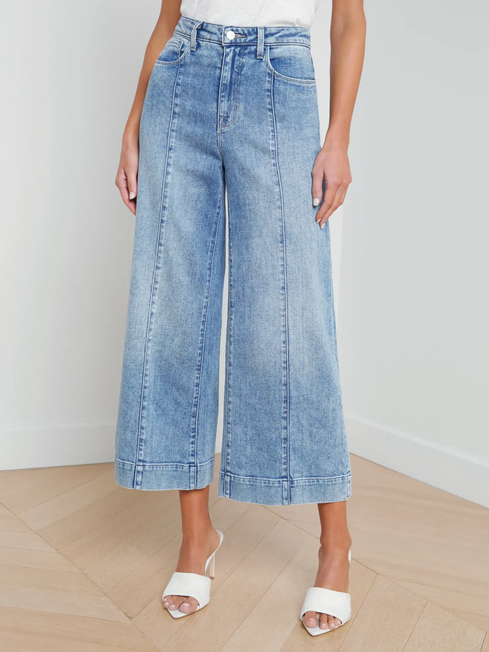 L'AGENCE Spring '24 Catalog|Petite|Houston Center Seam Wide-Leg Jean Cordova