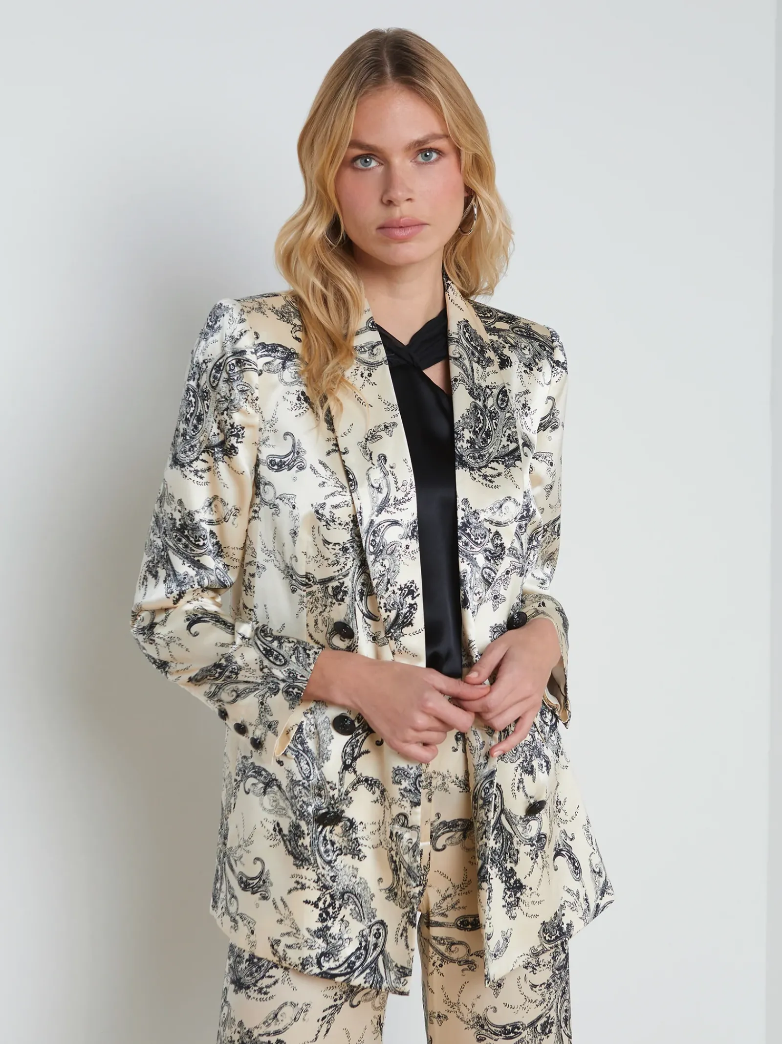 L'AGENCE Sets|Spring Collection|Jayda Silk Blazer Ecru/Black Sketch Paisley