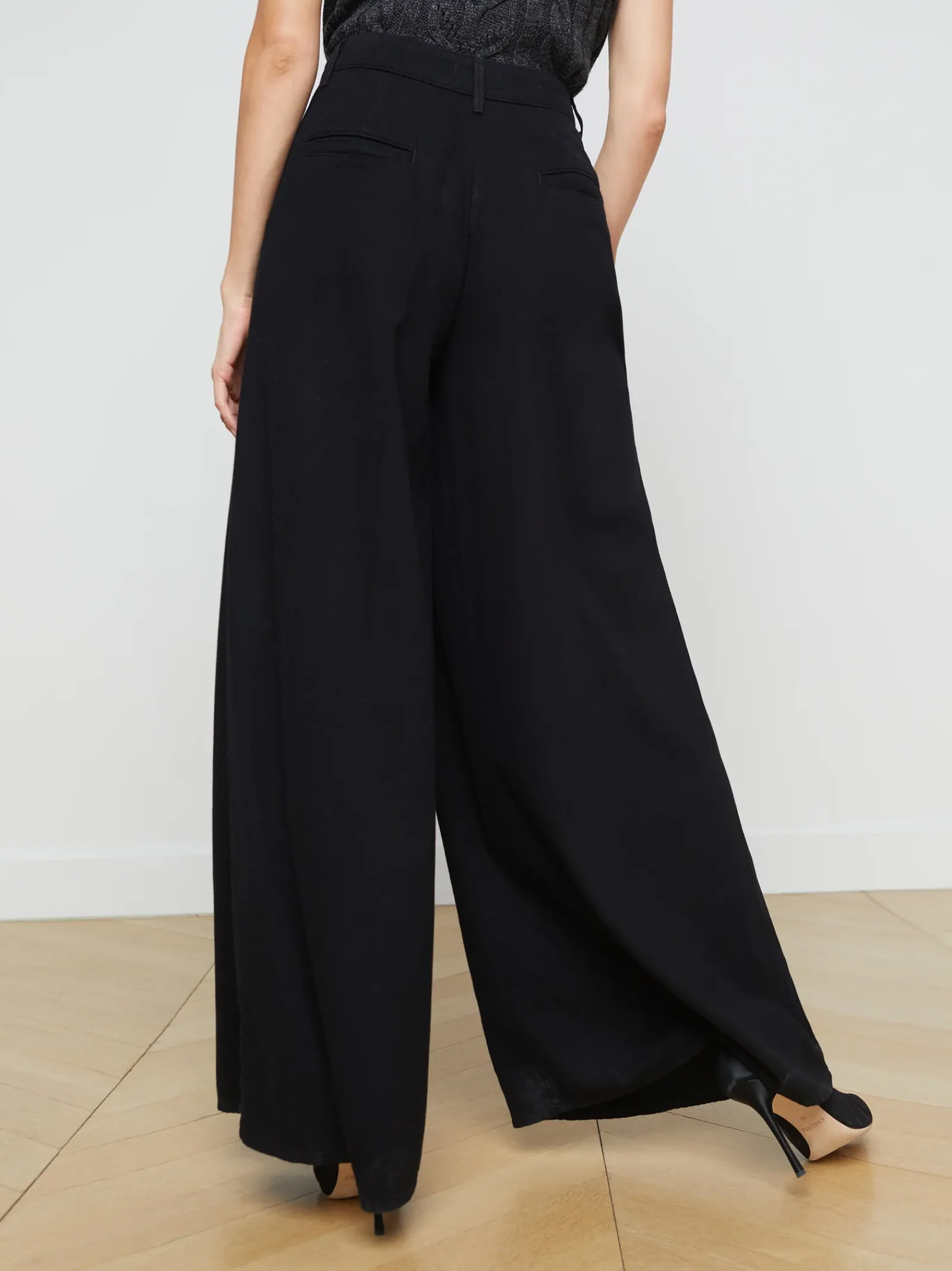 L'AGENCE All Things Black|Wide & Relaxed|Lorenza Jean Noir