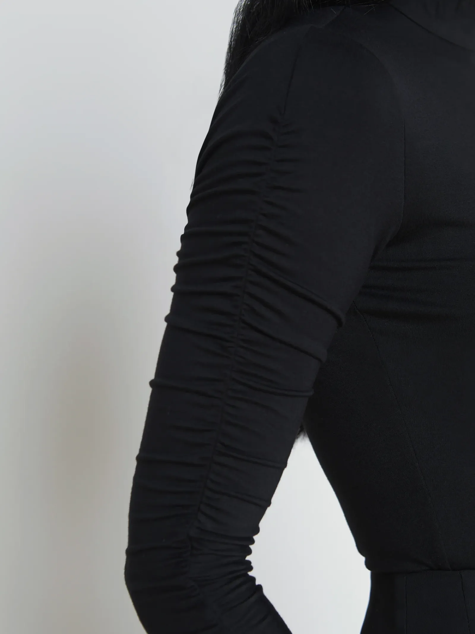 L'AGENCE All Things Black|Spring Collection|Lotti One-Sleeve Bodysuit Black