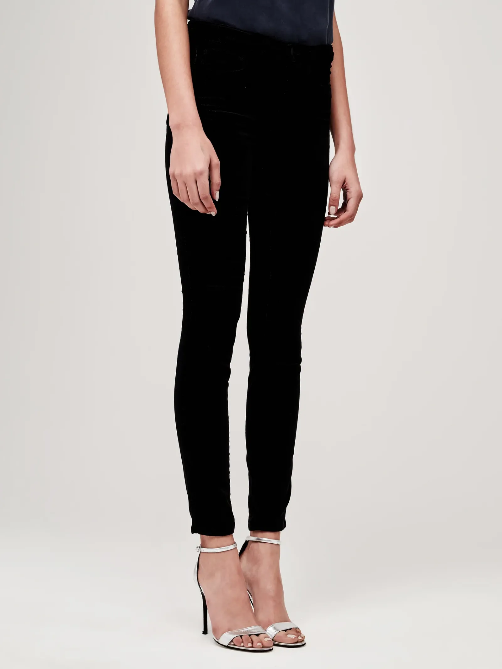 L'AGENCE All Things Black|Marguerite Velvet Jean Noir