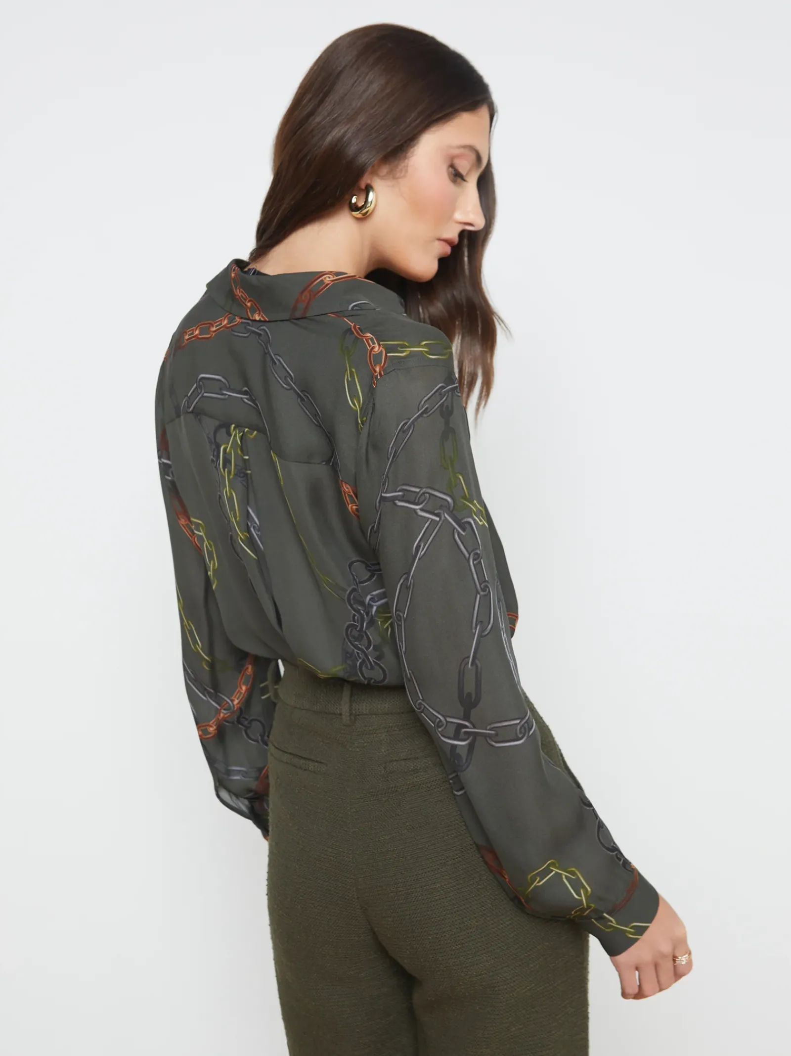 L'AGENCE Resort Collection|Print Edition|Nina Silk Blouse Army Multi Link Chain